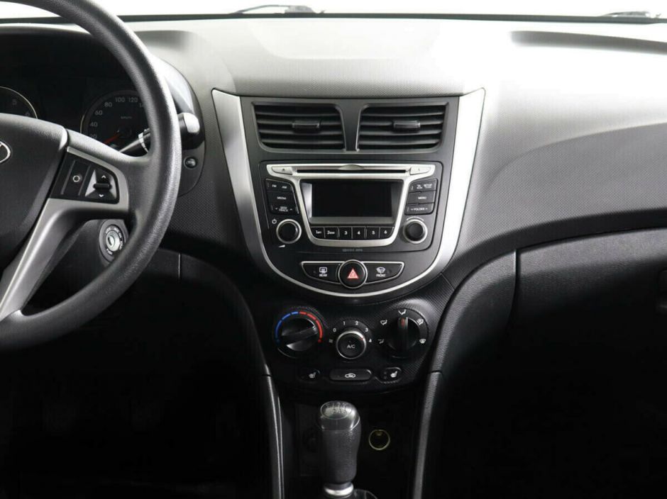 Hyundai Solaris 1.6 МКПП, 2017, 73 000 км фото 5