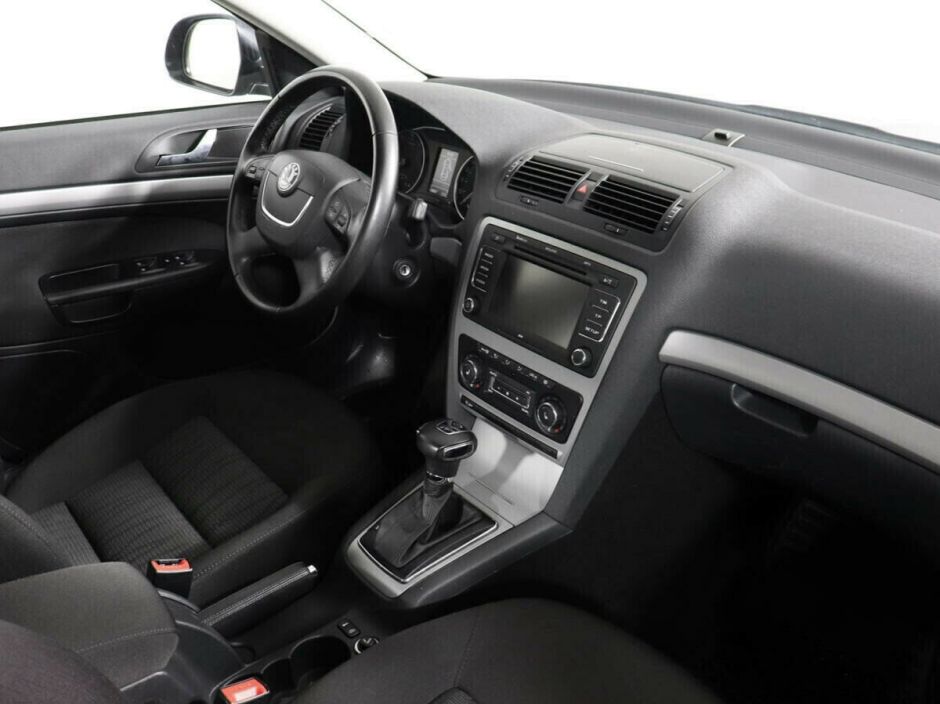 Skoda Octavia 1.8 РКПП, 2011, 147 000 км фото 6