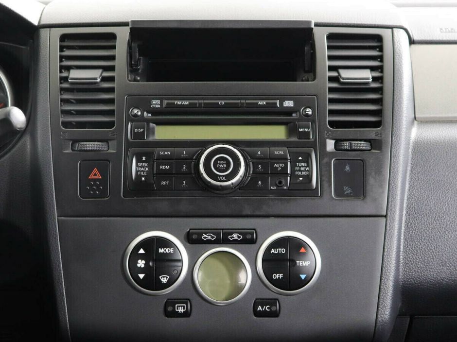 Nissan Tiida 1.6 АКПП, 2013, 121 000 км фото 9
