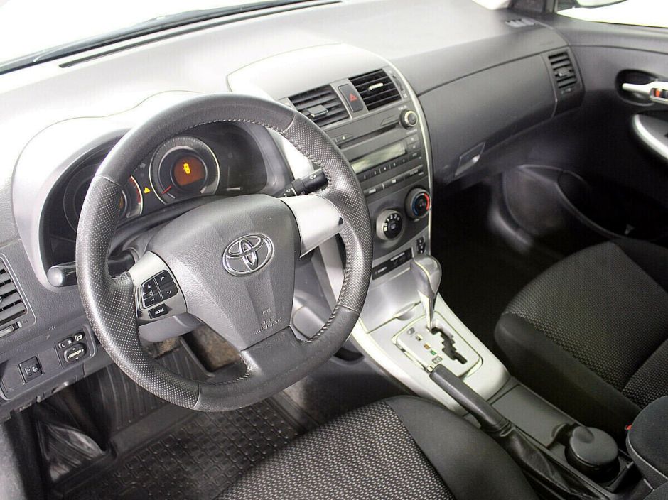 Toyota Corolla 1.6 АКПП, 2011, 148 000 км фото 8