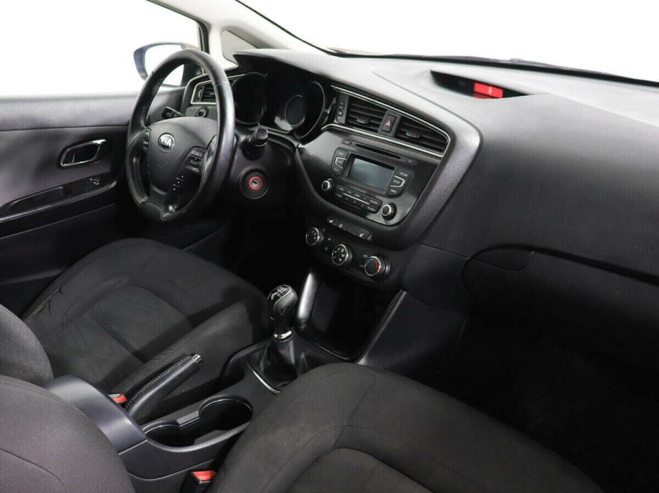 Kia Ceed 1.6 МКПП, 2015, 97 000 км фото 9