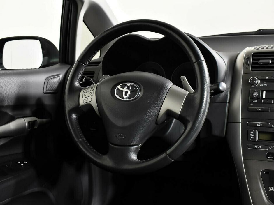Toyota Auris 1.6 РКПП, 2008, 193 000 км фото 5