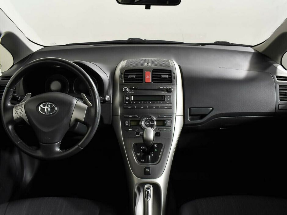 Toyota Auris 1.6 РКПП, 2008, 193 000 км фото 6