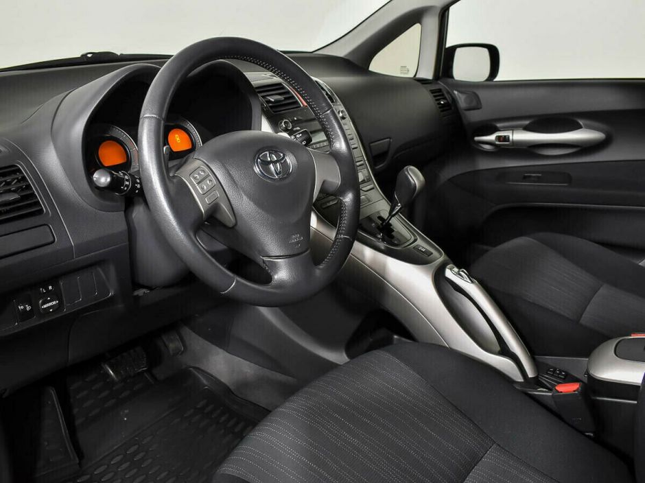 Toyota Auris 1.6 РКПП, 2008, 193 000 км фото 9