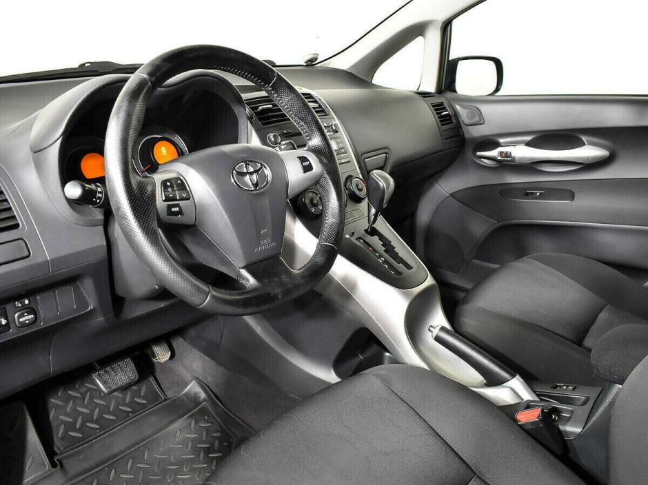 Toyota Auris 1.6 АКПП, 2012, 138 000 км фото 5