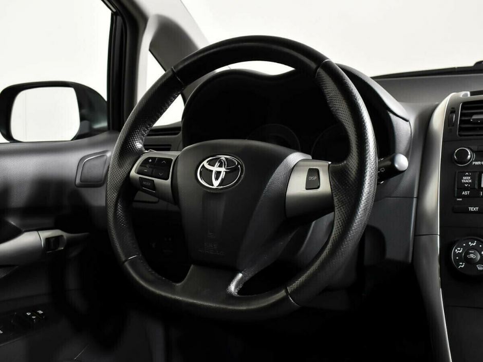 Toyota Auris 1.6 АКПП, 2012, 138 000 км фото 7