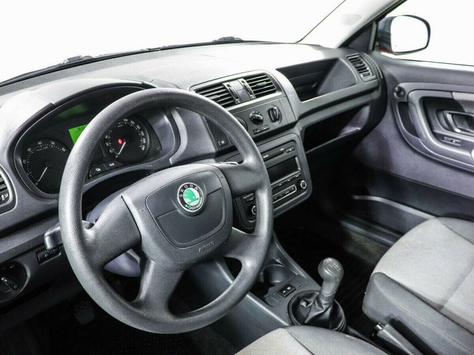 Skoda Fabia 1.2 МКПП, 2012, 141 000 км фото 9