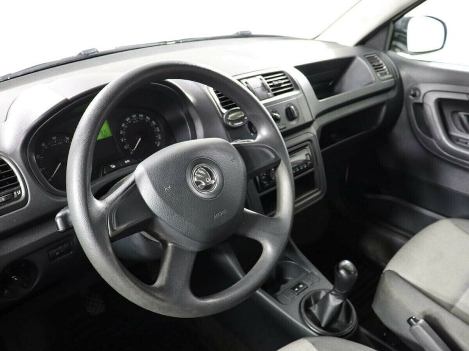 Skoda Fabia 1.6 АКПП, 2013, 130 000 км фото 9