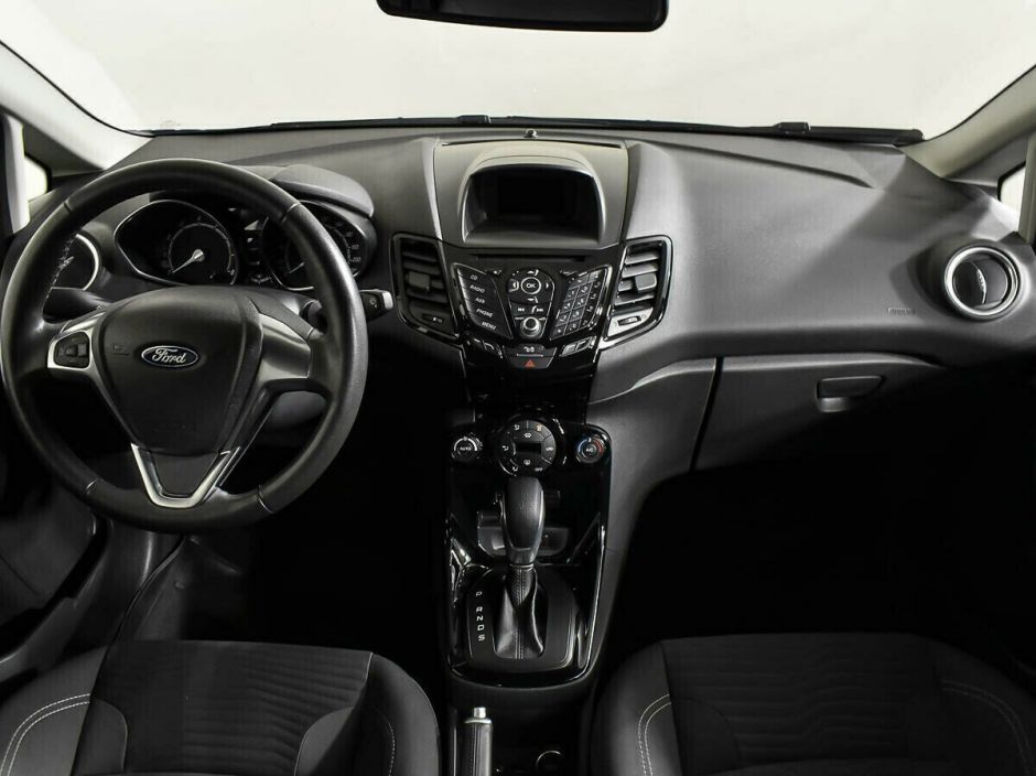 Ford Fiesta 1.6 РКПП, 2015, 106 000 км фото 7