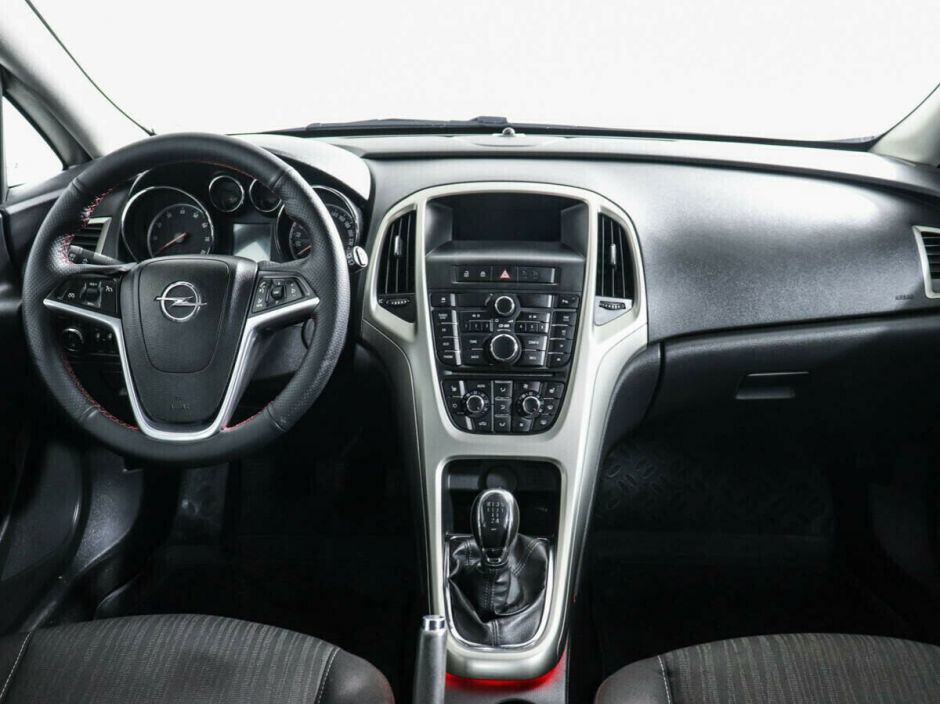 Opel Astra 1.6 МКПП, 2011, 150 000 км фото 7
