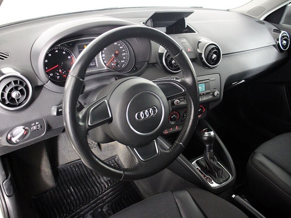 Audi A1 1.4 РКПП, 2012, 136 000 км фото 6