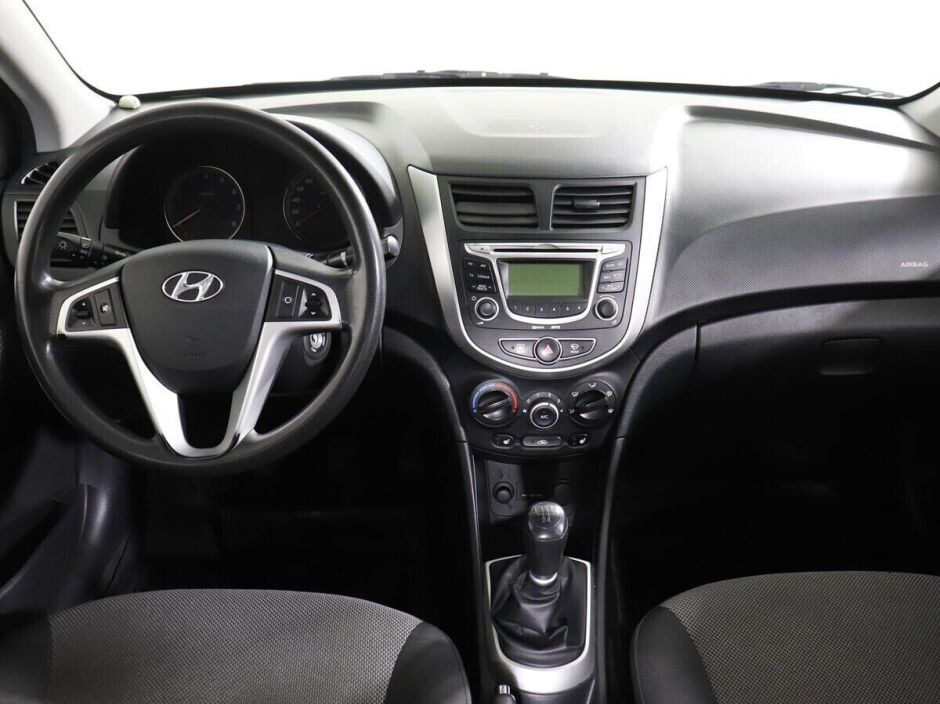 Hyundai Solaris 1.4 МКПП, 2012, 138 000 км фото 12