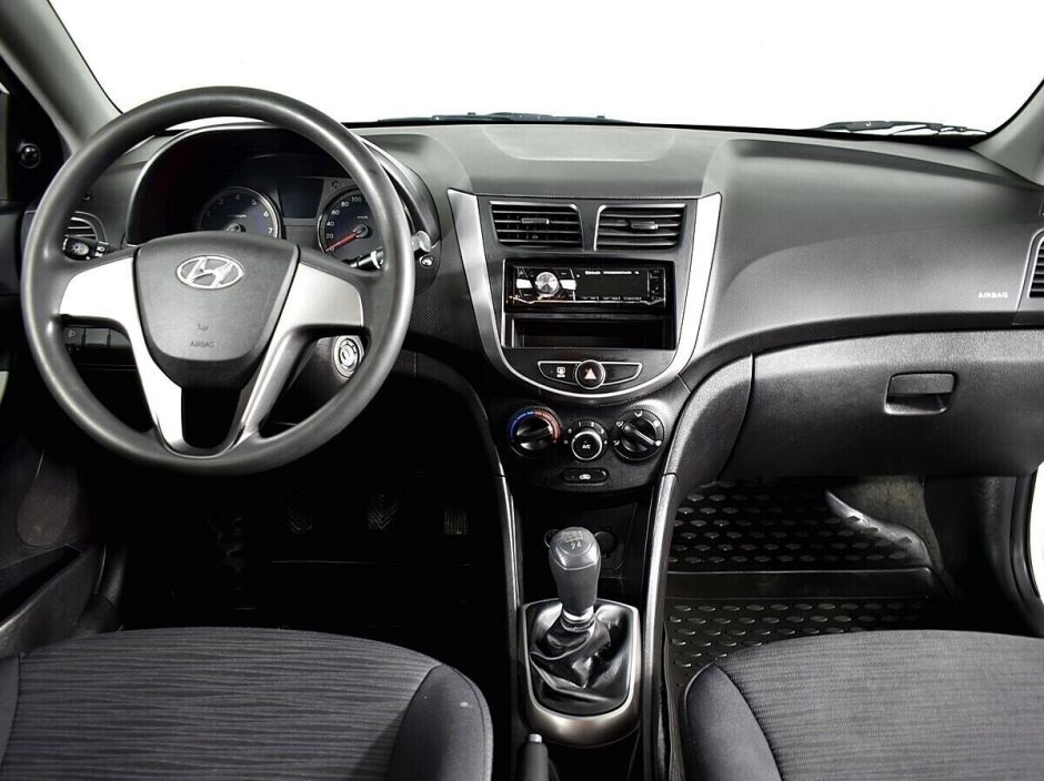 Hyundai Solaris 1.4 МКПП, 2016, 94 000 км фото 13