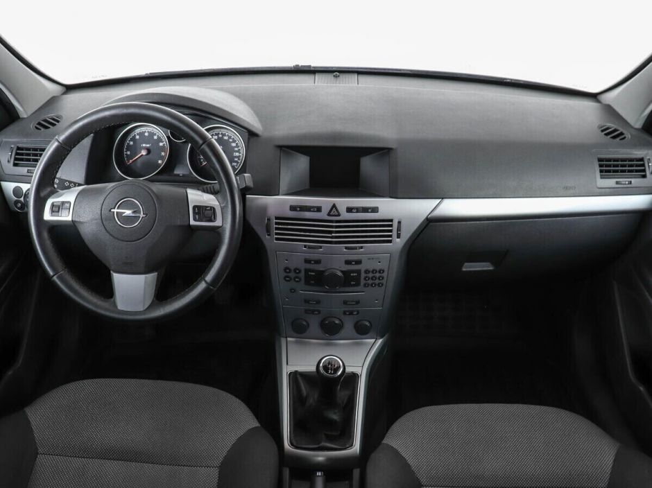 Opel Astra 1.8 МКПП, 2012, 146 000 км фото 11
