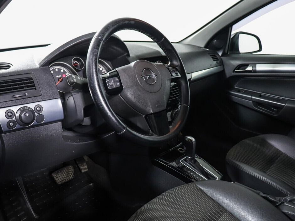 Opel Astra 1.8 АКПП, 2011, 154 000 км фото 13