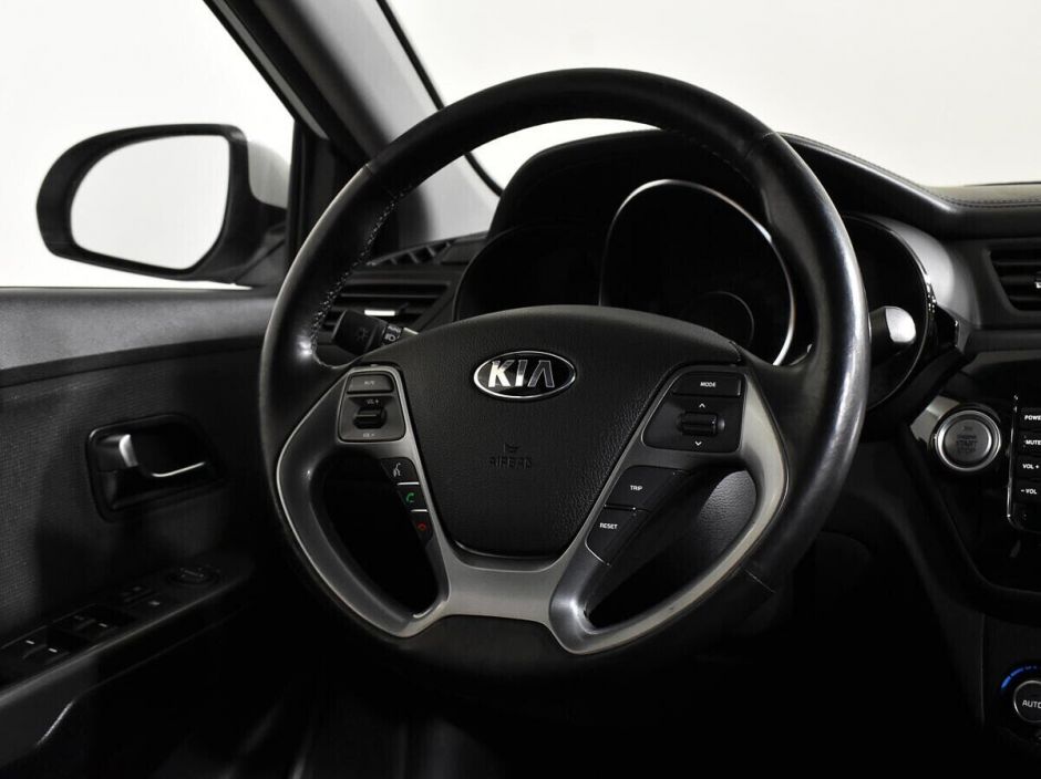 Kia Rio 1.6 АКПП, 2015, 100 000 км фото 17
