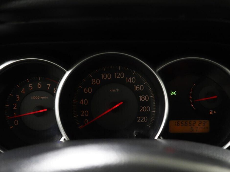Nissan Tiida 1.6 МКПП, 2007, 195 000 км фото 11