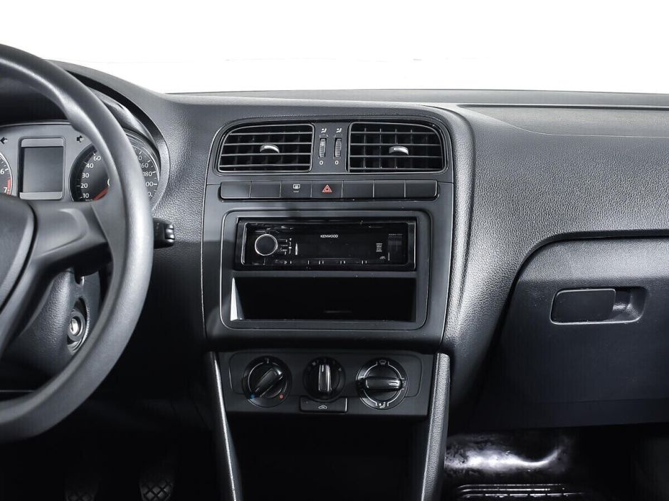 Volkswagen Polo 1.6 МКПП, 2018, 64 000 км фото 14