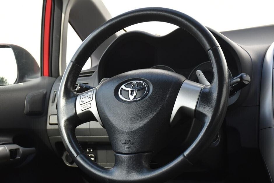 Toyota Auris 1.6 РКПП, 2008, 189 000 км фото 14