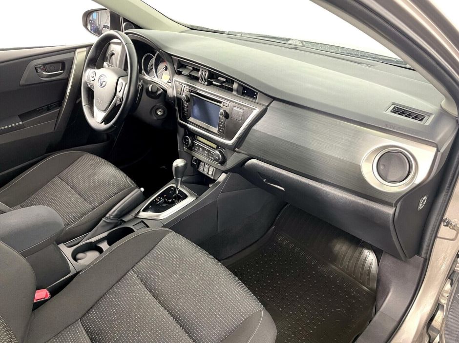 Toyota Auris 1.6 CVT, 2014, 109 000 км фото 9
