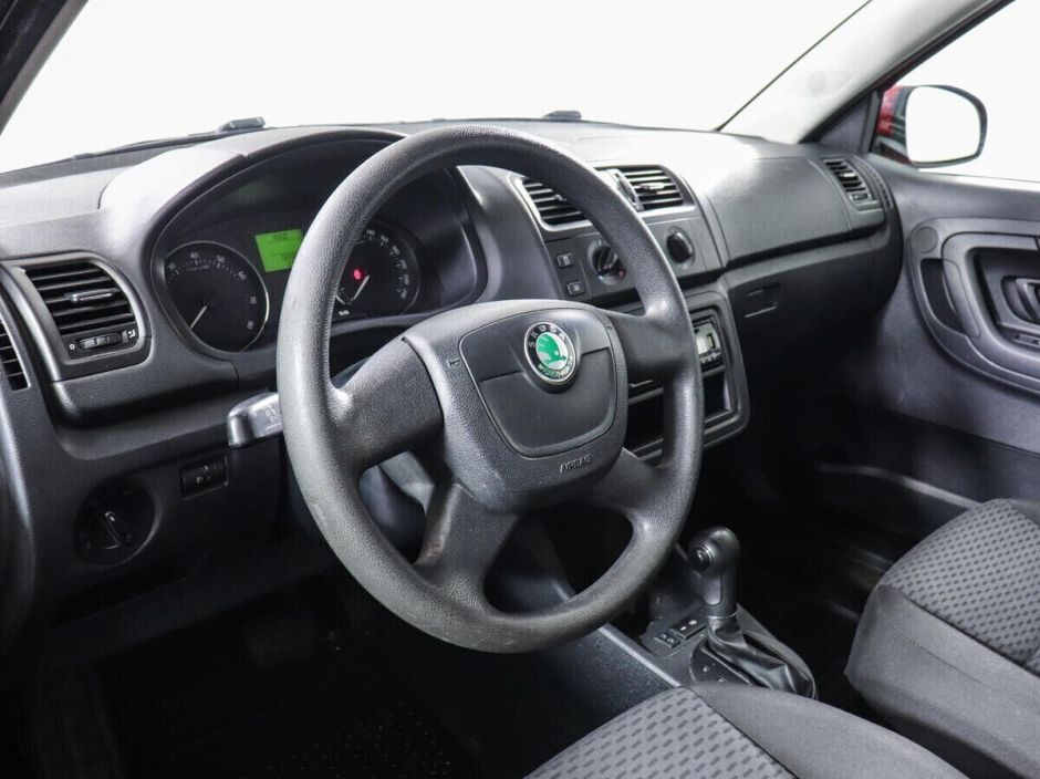 Skoda Fabia 1.6 АКПП, 2012, 140 000 км фото 5
