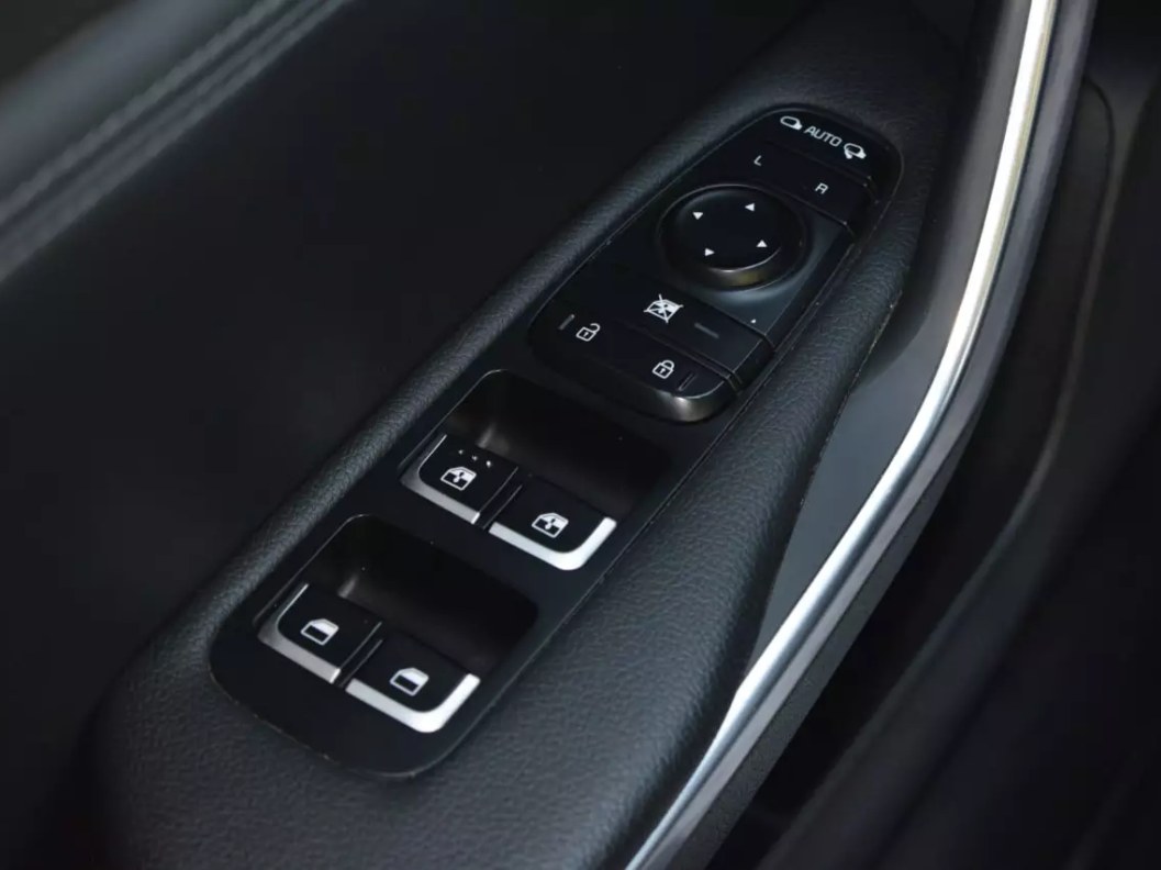 Kia Stinger Luxe 2.0 АКПП, 2018, 49 884 км фото 15