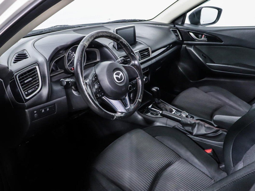 Mazda 3 Supreme 1.5 АКПП, 2015, 80 700 км фото 3