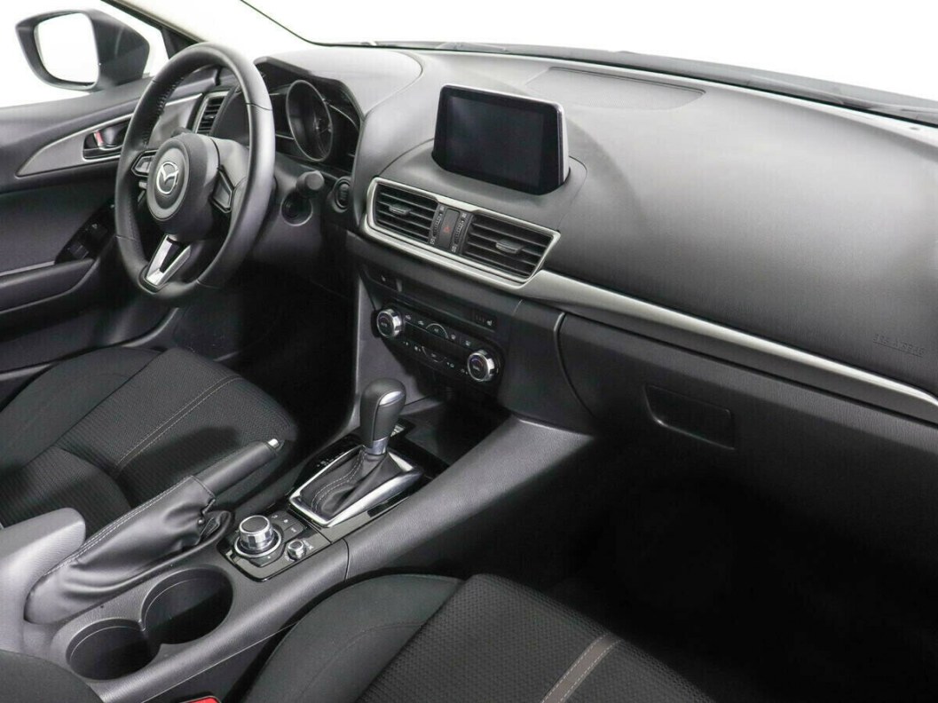 Mazda 3 1.5 АКПП, 2018, 69 700 км фото 8