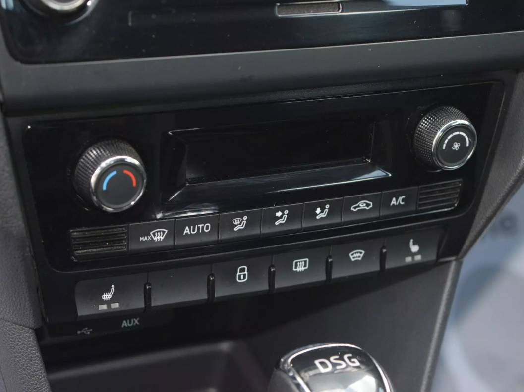 Skoda Rapid Style 1.4 РКПП, 2017, 45 000 км фото 18