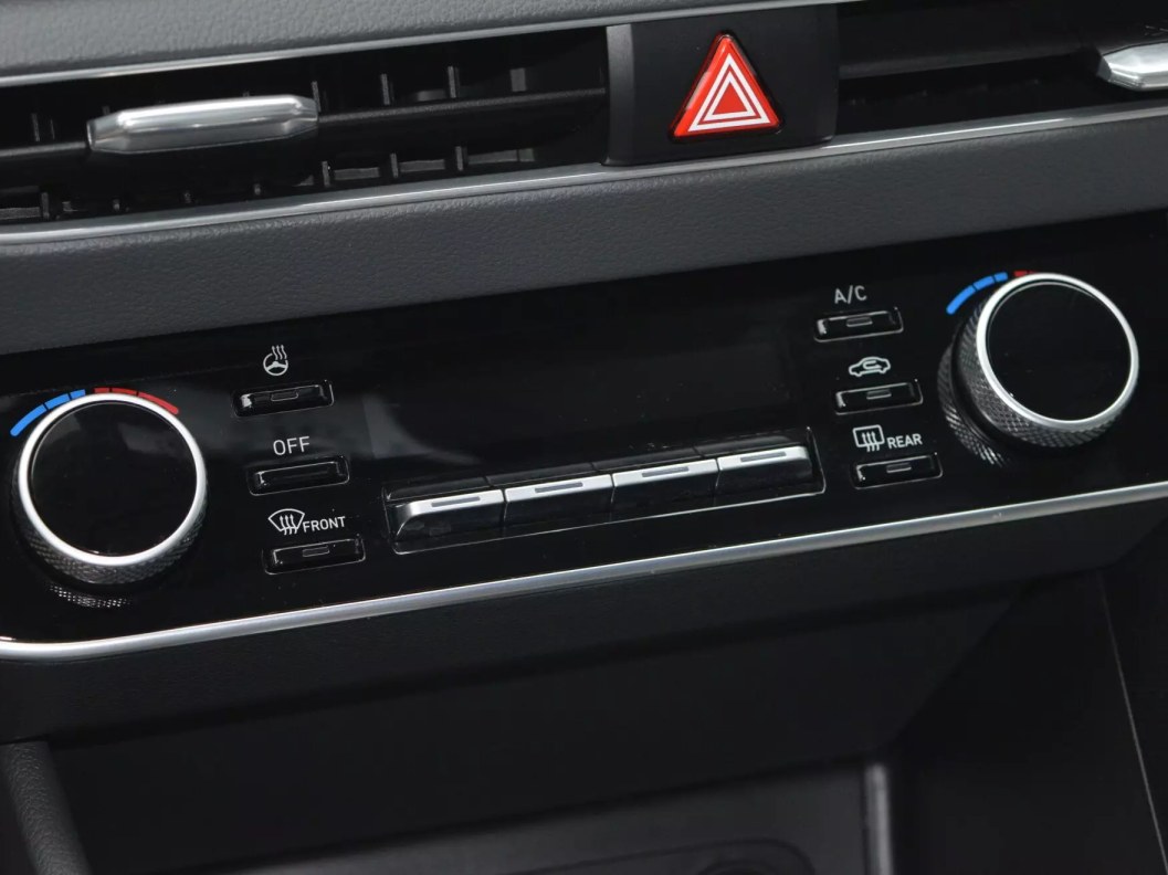 Hyundai Sonata бензин, АКПП, передний привод АКПП, 2019, 23 000 км фото 17