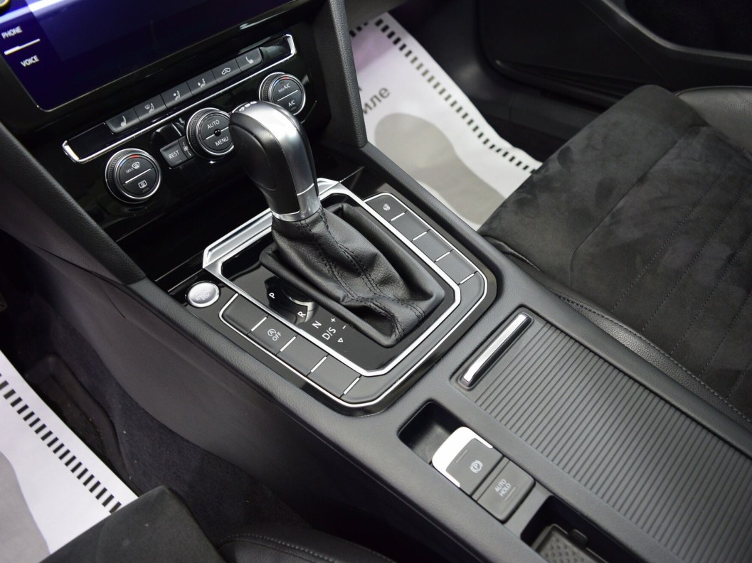 Volkswagen Passat Business 1.8 DSG, 2018, 43 207 км фото 19