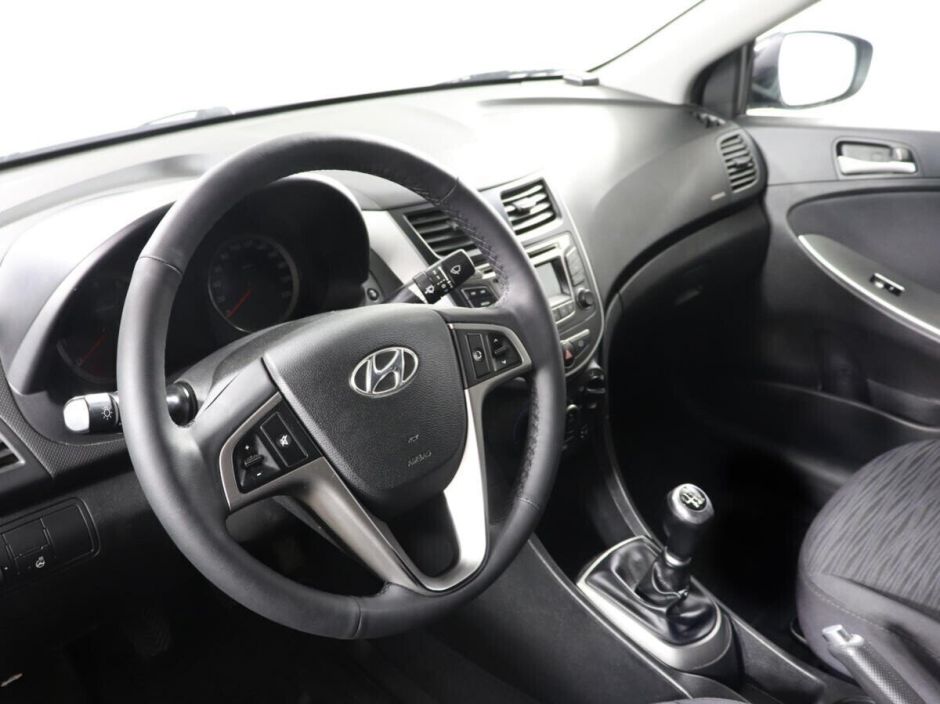 Hyundai Solaris 1.6 МКПП, 2016, 93 000 км фото 5