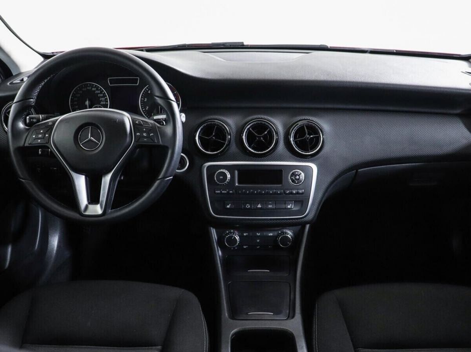 Mercedes-Benz A-Класс 1.6 РКПП, 2013, 124 000 км фото 6